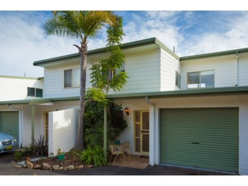 29 MUNN STREET, MERIMBULA, 2548