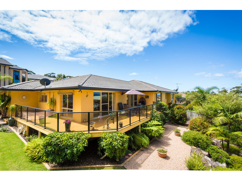 19 TELOPEA CRESCENT, TURA BEACH, 2548