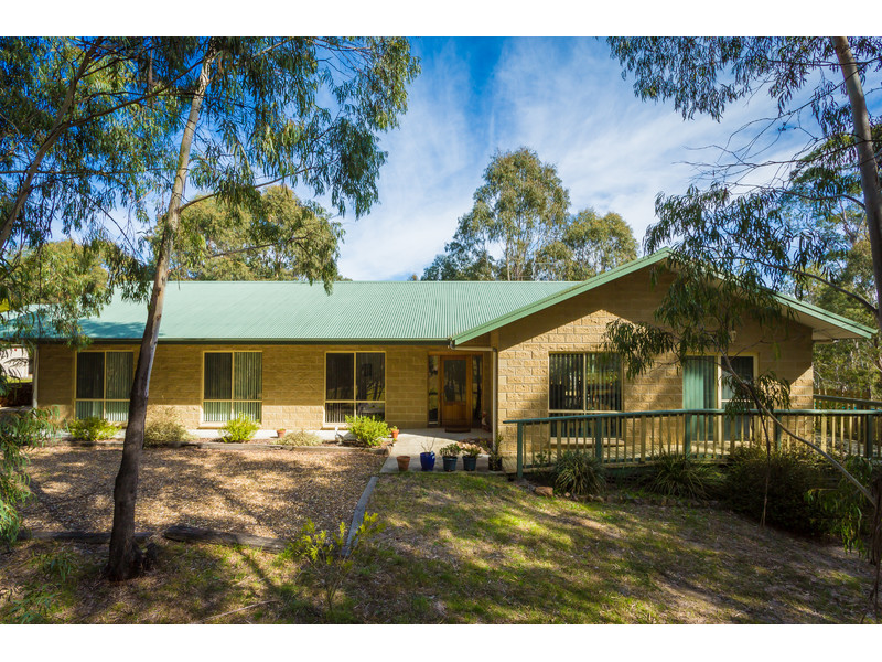 26 WALSH CLOSE, WOLUMLA, 2550