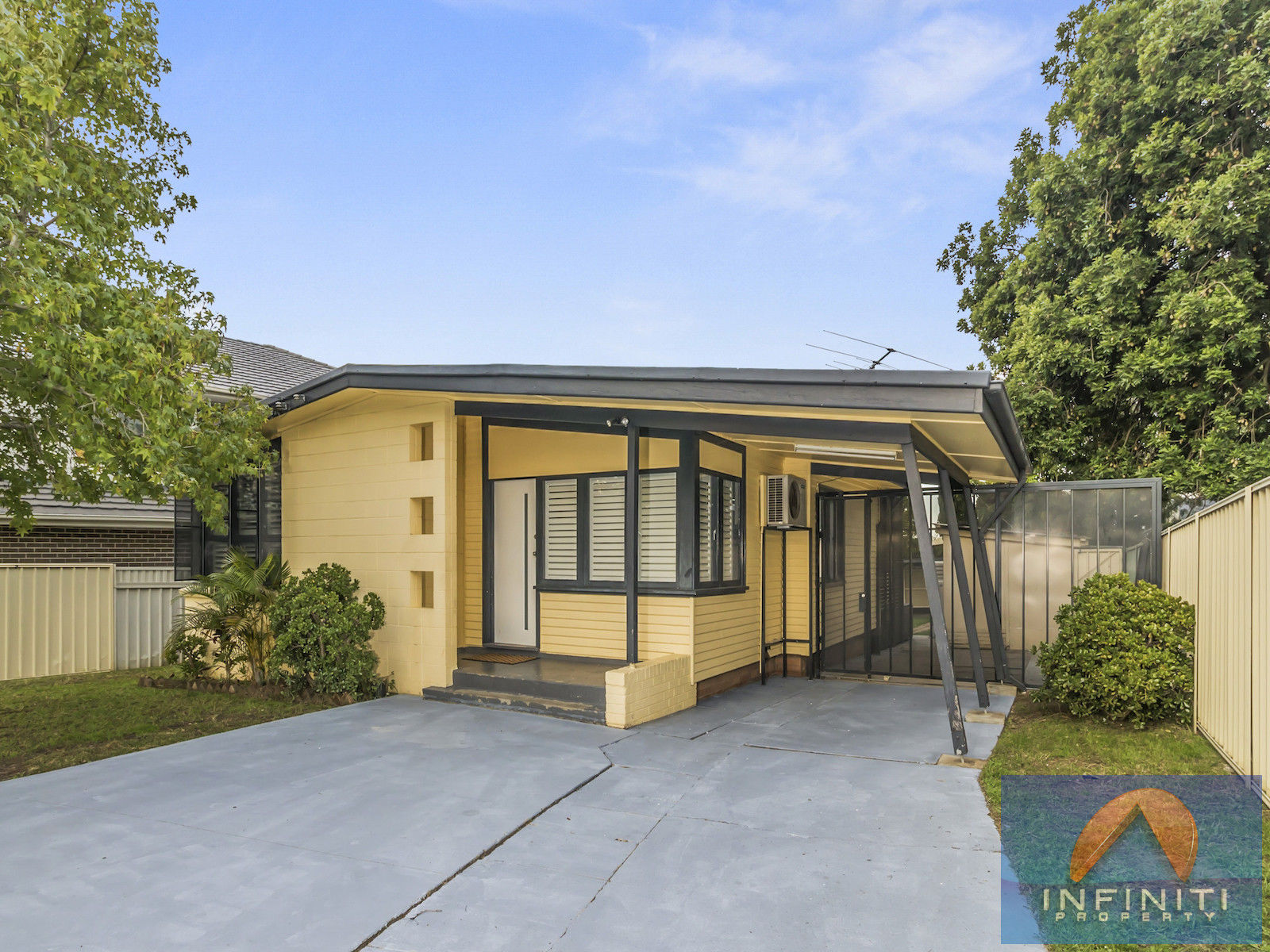 16 BRAIN AVENUE, LURNEA, 2170