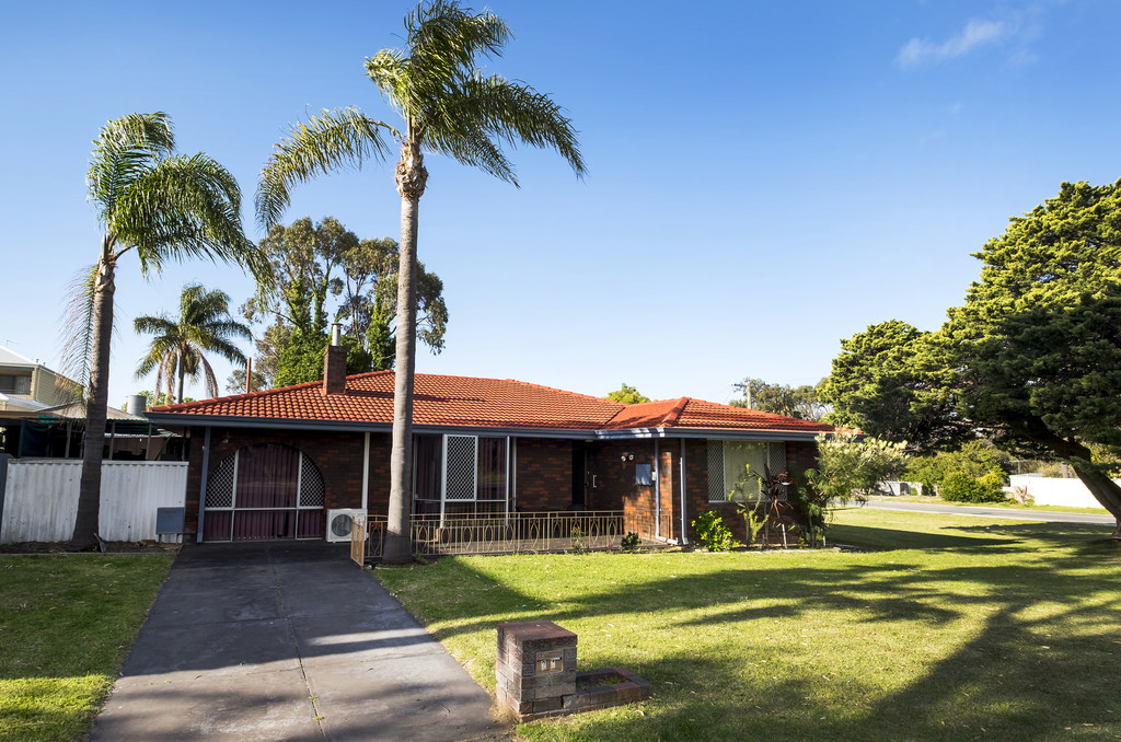 24 SERVICE STREET, MANDURAH, 6210