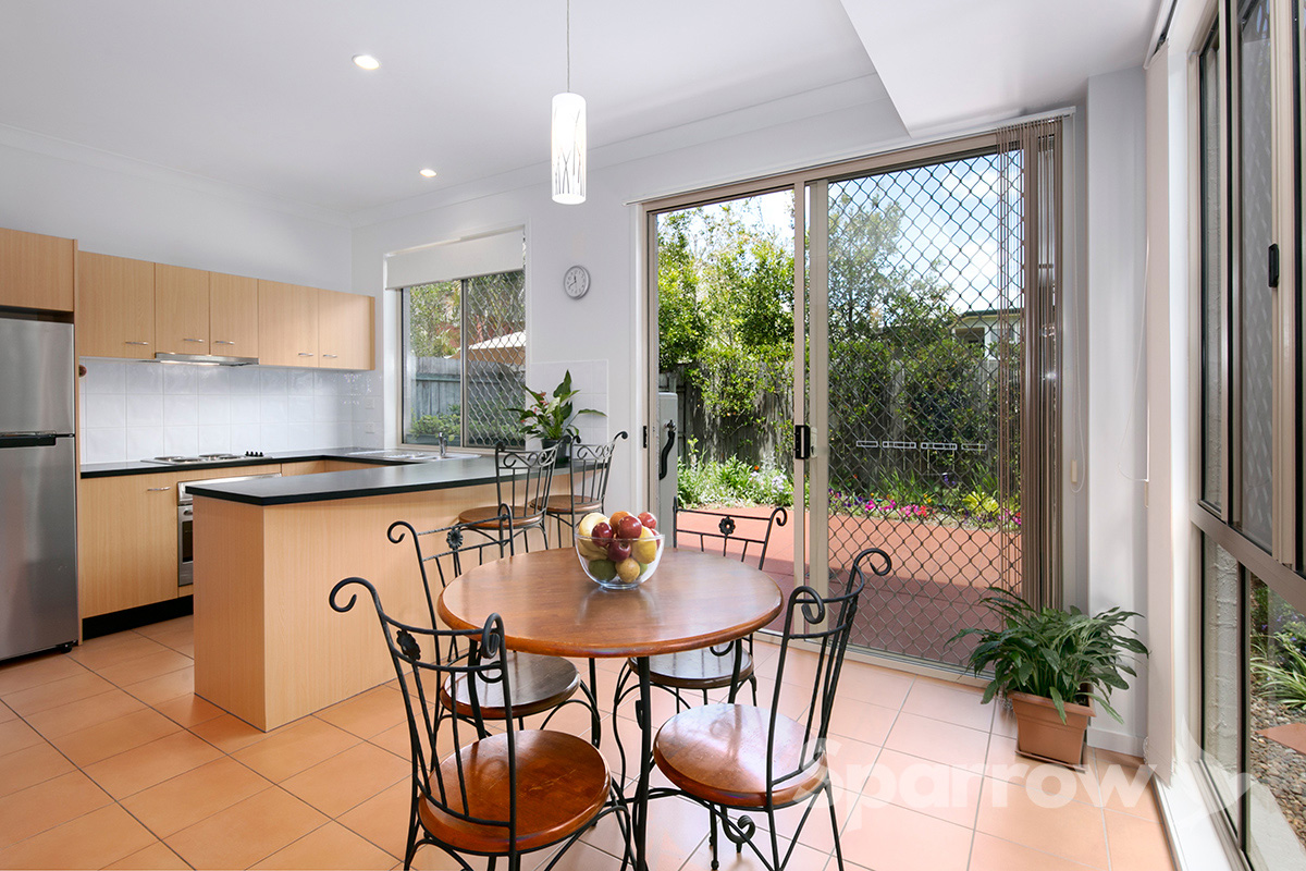 4/246 PICKERING STREET, GAYTHORNE, 4051