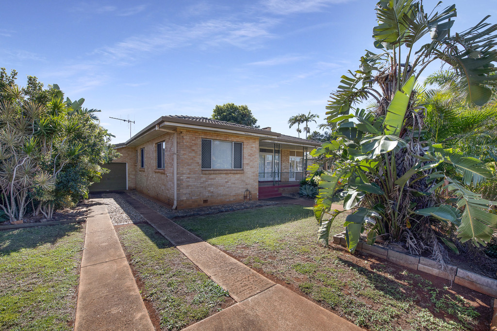 215 BARGARA ROAD, KALKIE, 4670