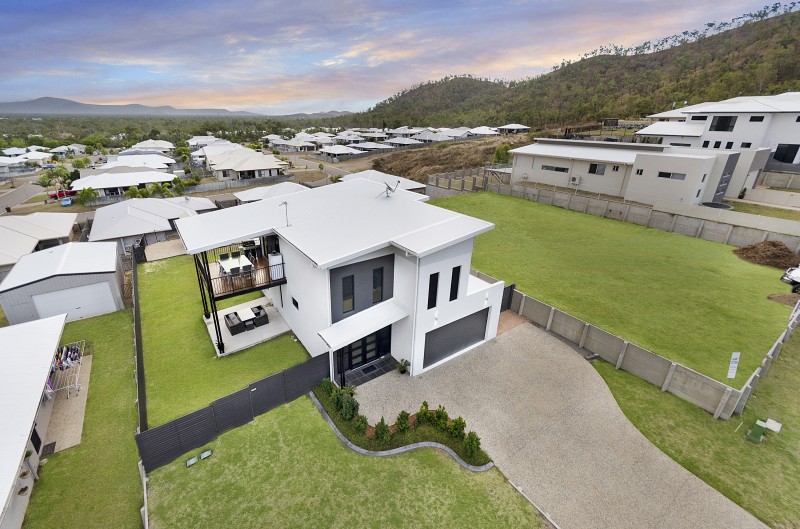 22 ADRIAN RISE, MOUNT LOUISA, 4814