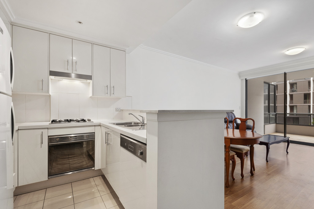 302/17-21 ROMSEY STREET, WAITARA, 2077