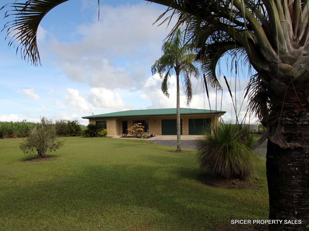 711 MURDERING POINT ROAD, KURRIMINE BEACH, 4871