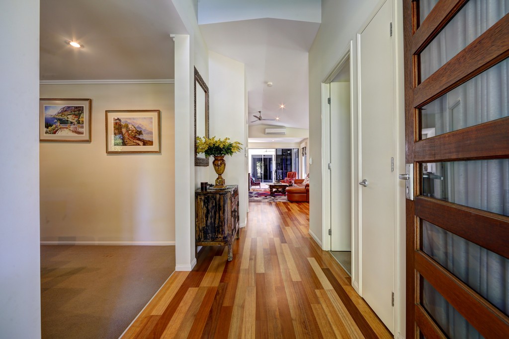 28 KINGFISHER CRESCENT, MOORE PARK BEACH, 4670