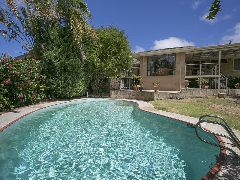 44 PORTEOUS ROAD, SORRENTO, 6020