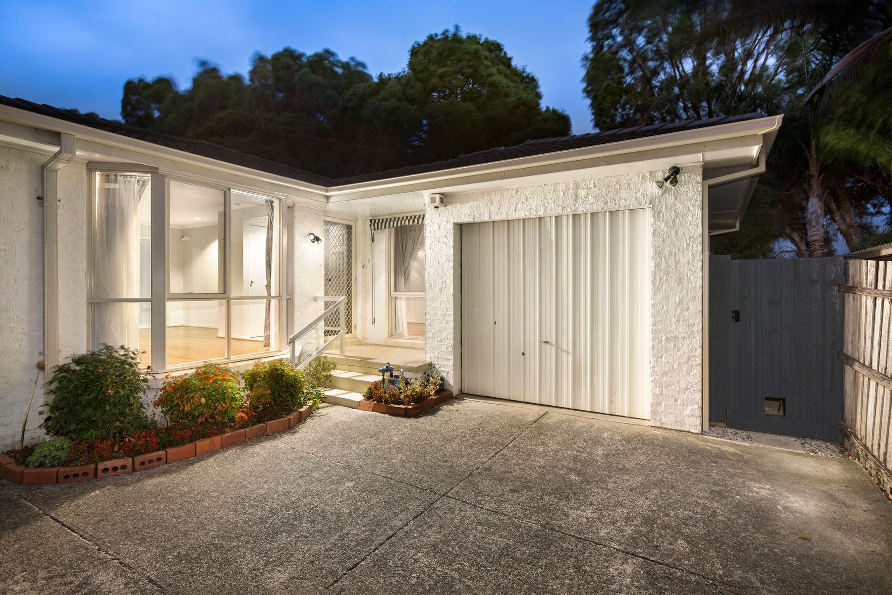 2/4 CRAILEEN STREET, DONVALE, 3111