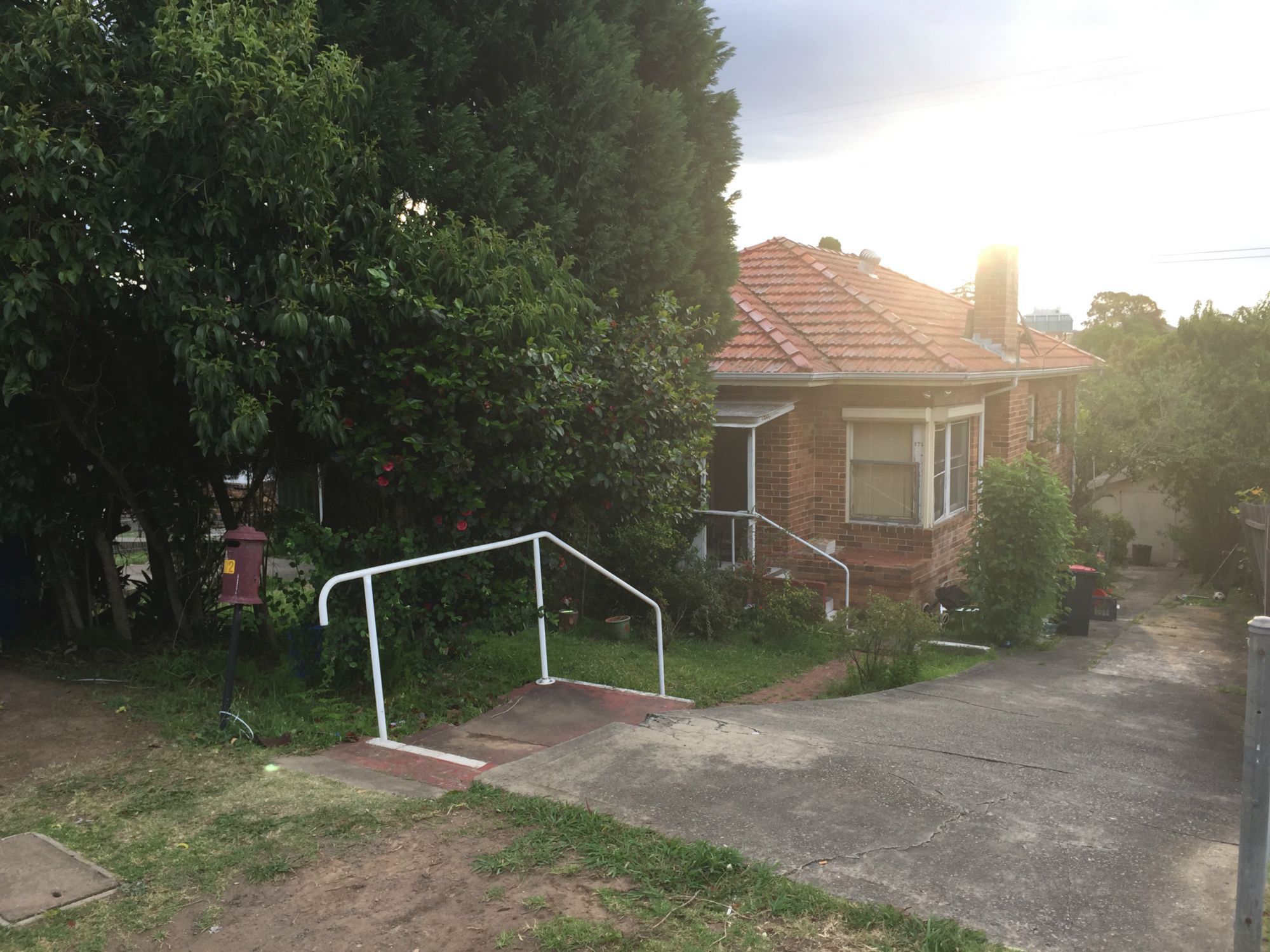 172 HILLCREST AVENUE, MOUNT LEWIS, 2190