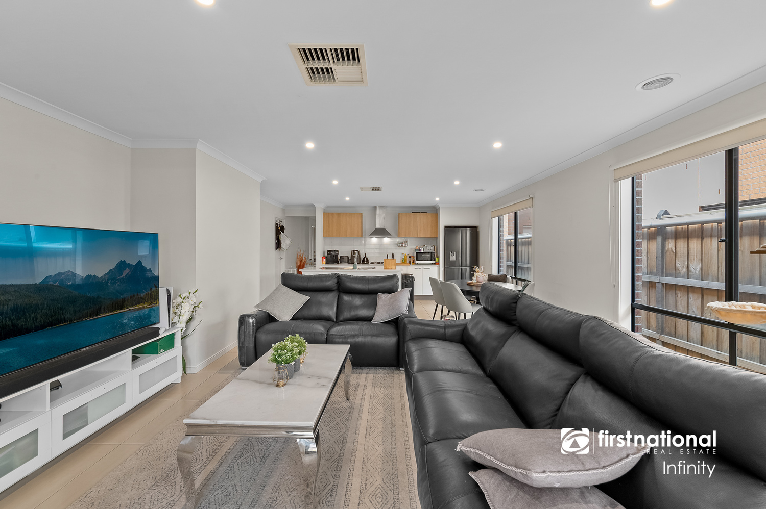 12 SHEPHERD STREET, WILLIAMS LANDING, 3027
