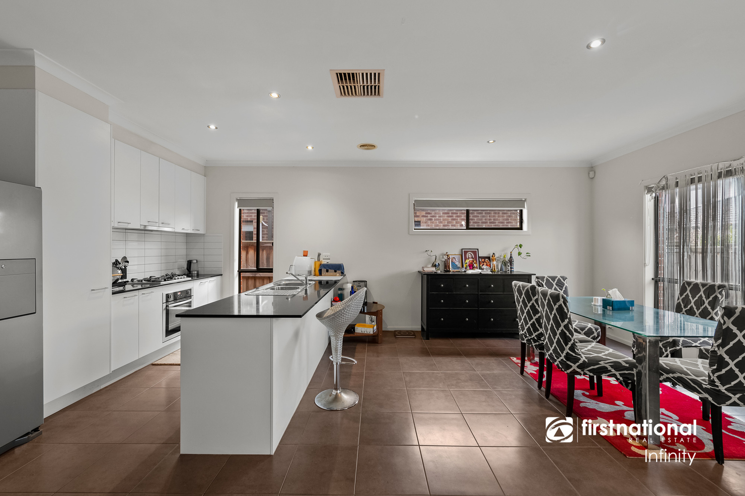 82 MIDDLETON DRIVE, POINT COOK, 3030