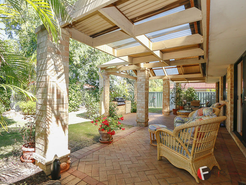 32 GOLF LINKS DRIVE, CARRAMAR, 6031