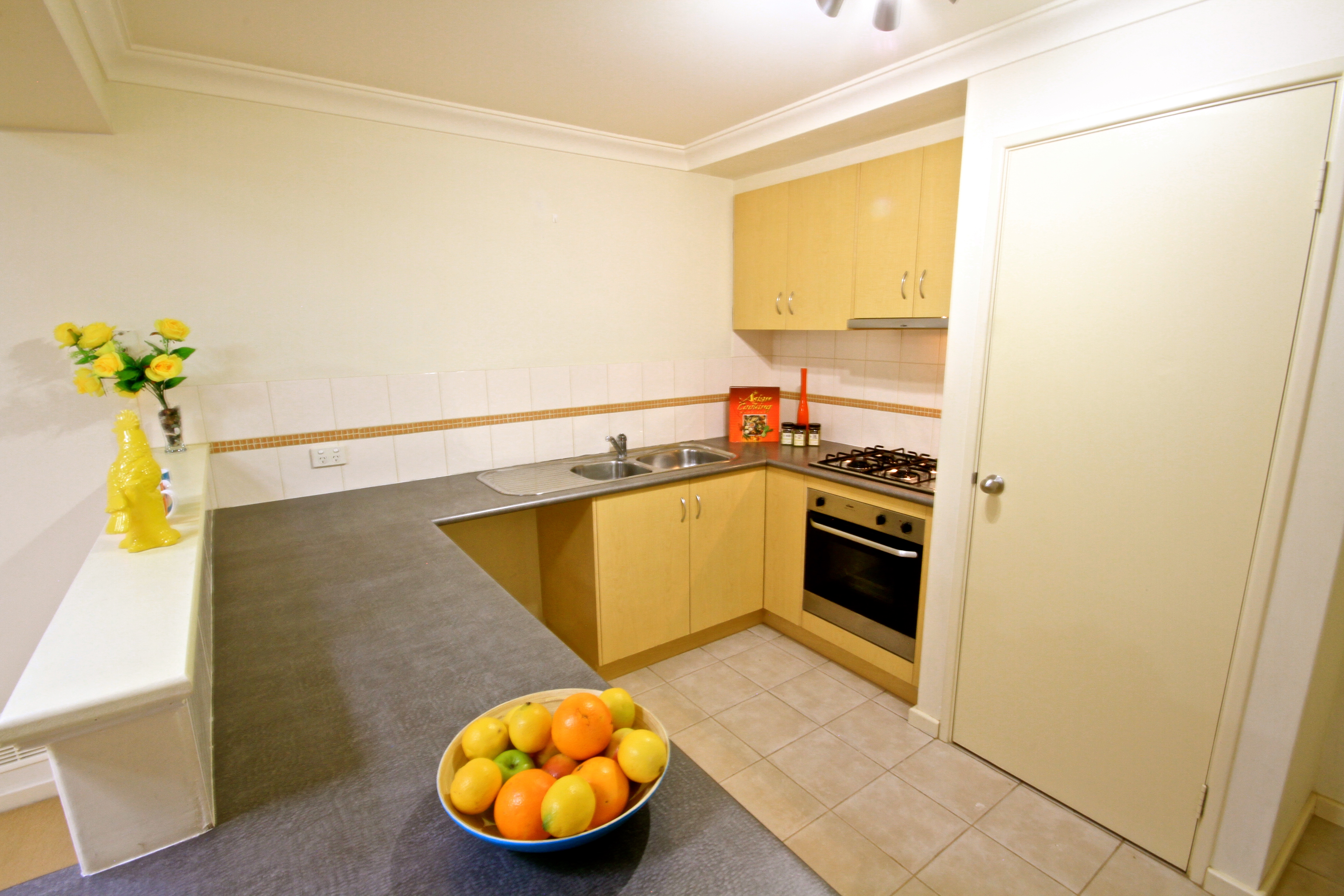 77 SUNBURY ROAD, VICTORIA PARK, 6100