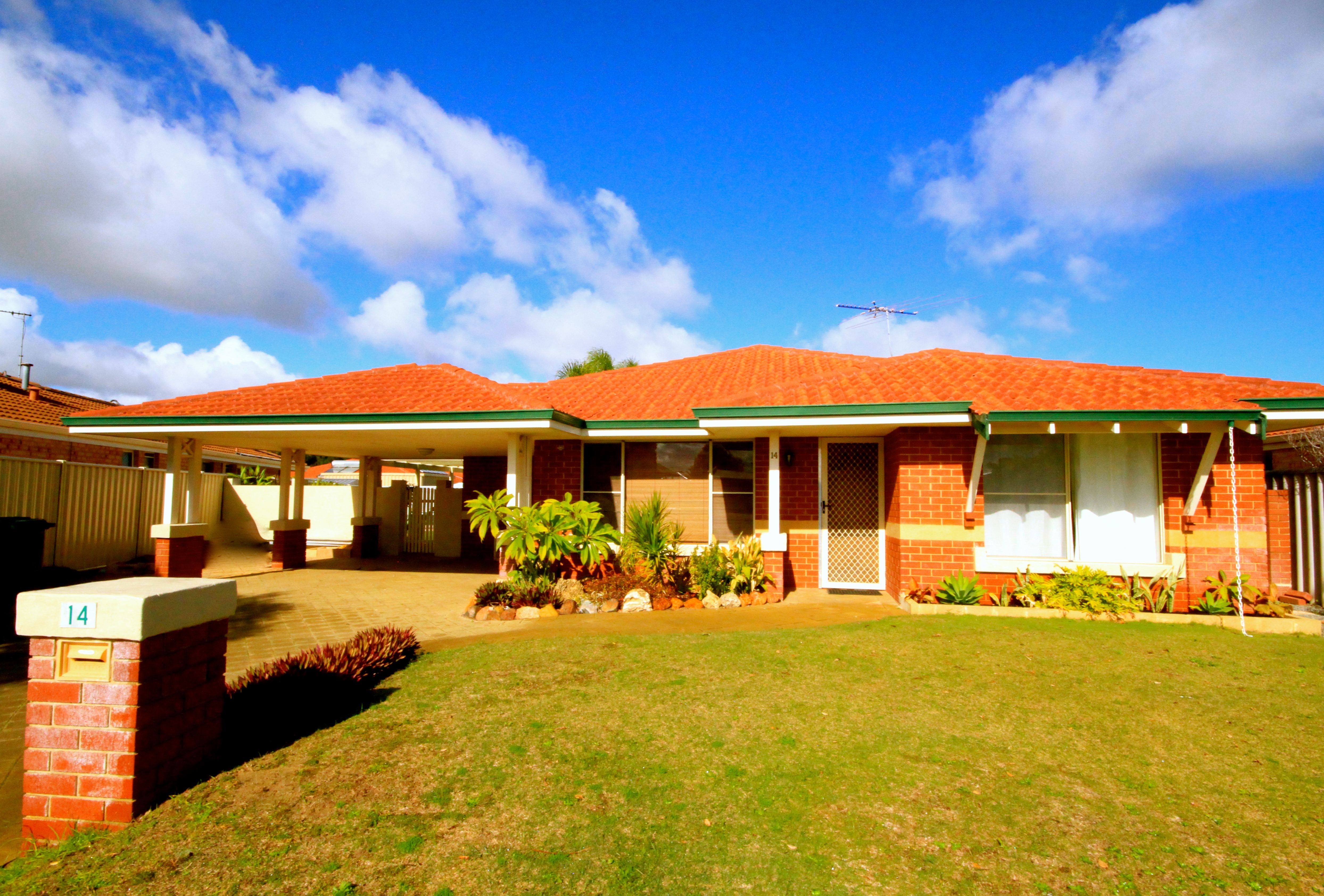 14 AMBER COURT, WARNBRO, 6169