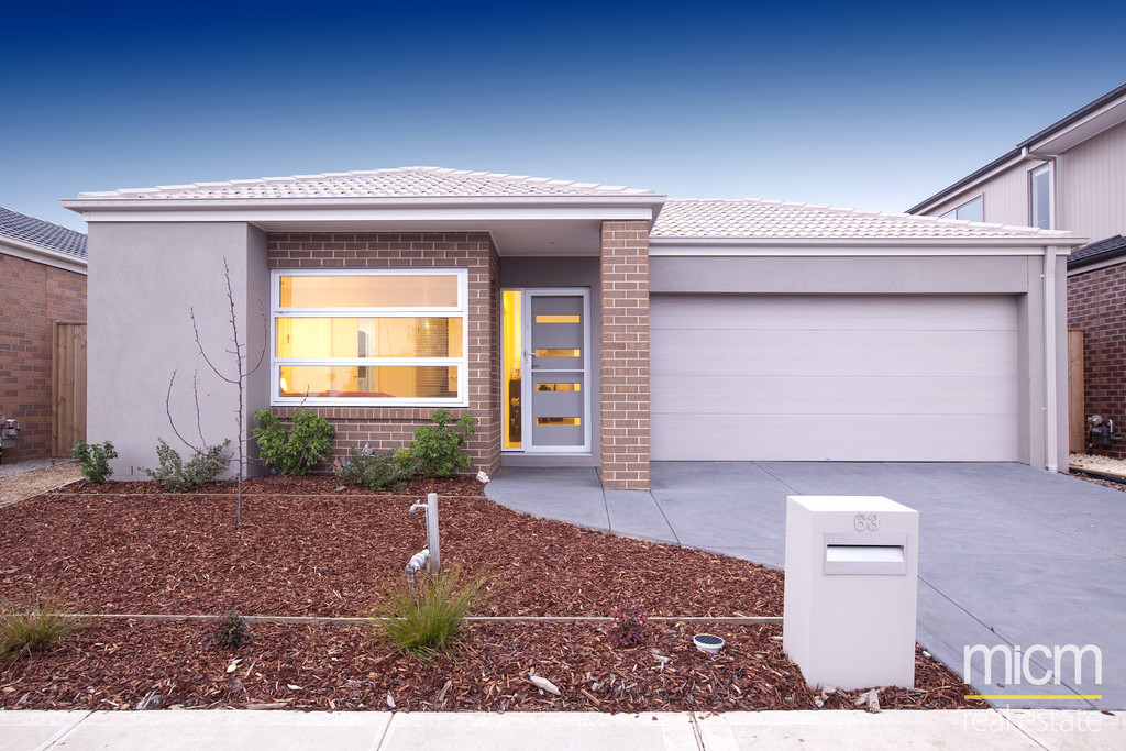 63 BARNSTORMER BOULEVARD, POINT COOK, 3030