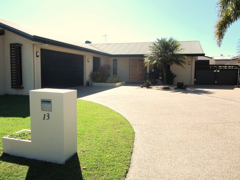 13 RALEIGH ST, OORALEA, 4740
