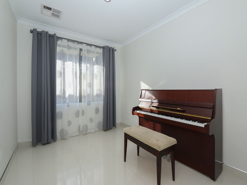 23 ALERIA WAY, PIARA WATERS, 6112