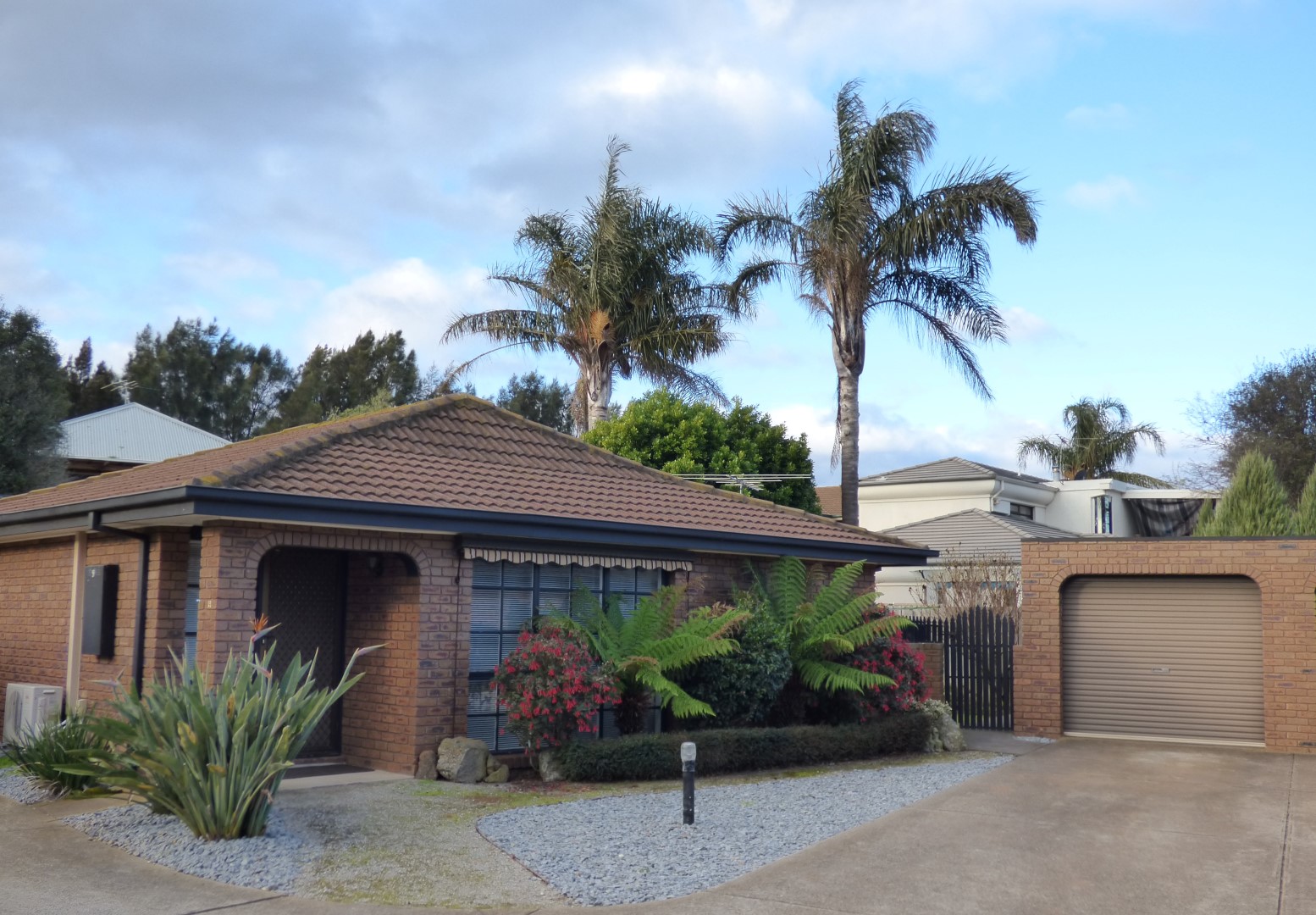 9/23-25 FINCH ROAD, WERRIBEE SOUTH, 3030