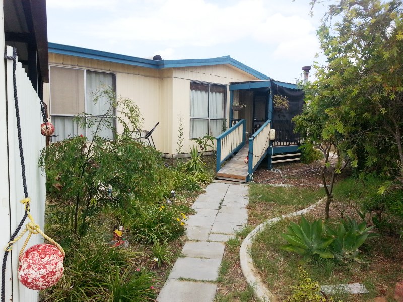 8 BONHAM STREET, LEEMAN, 6514