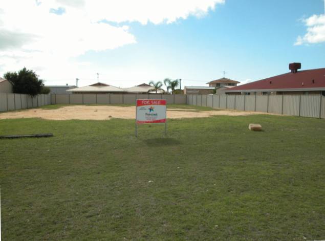 87 (LOT 572) NAIRN STREET, LEEMAN, 6514