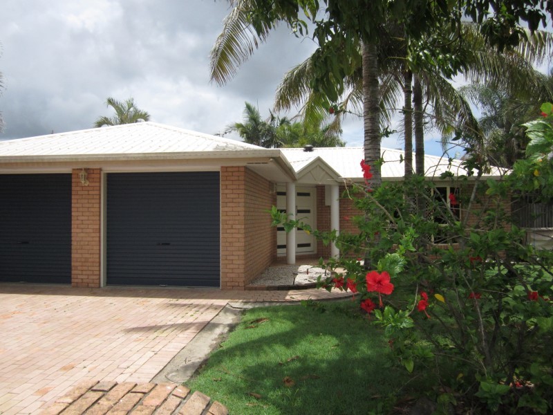 10 BORDER STREET, GLENELLA, 4740