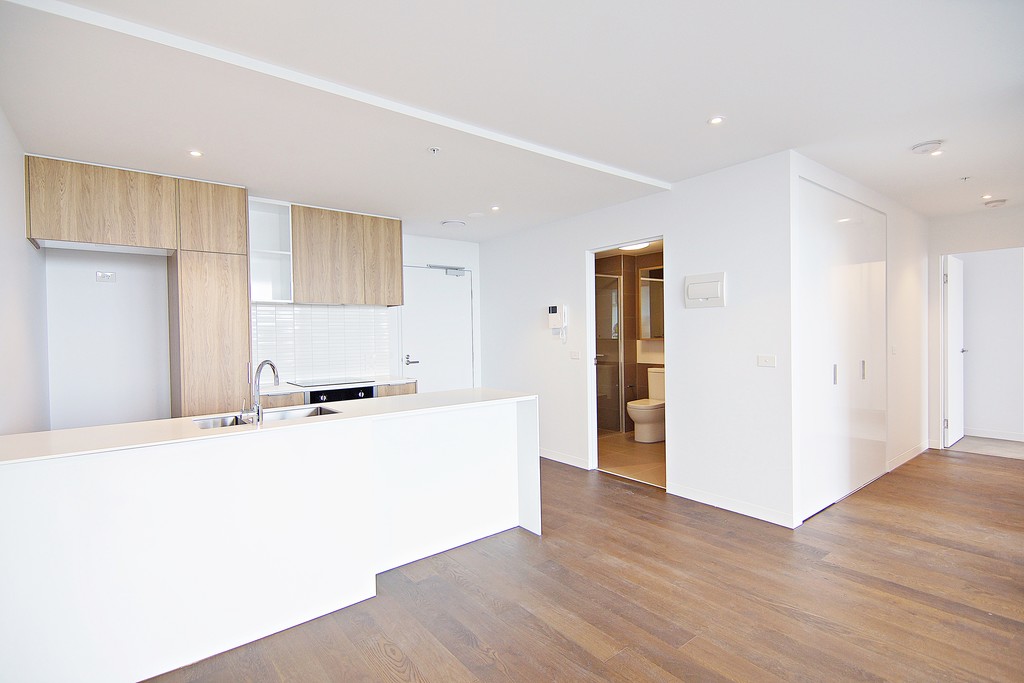 1910/3-5 ST KILDA ROAD, ST KILDA, 3182