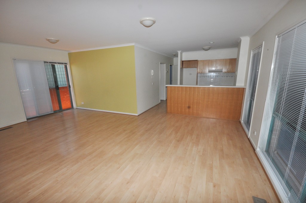 REF 23926/19 VAUGHAN CRESCENT, KEW, 3101