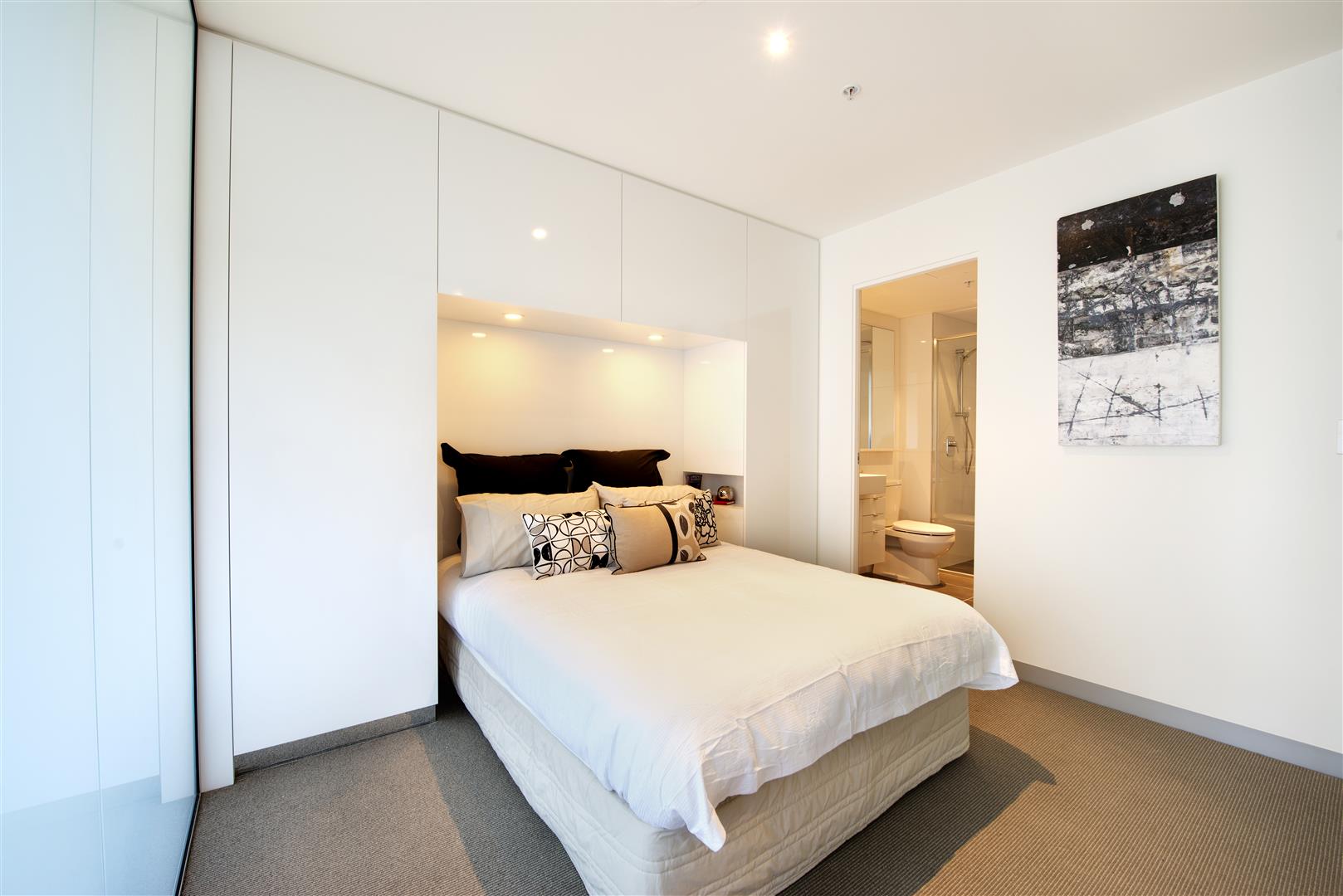 REF 24034/53 BATMAN STREET, WEST MELBOURNE, 3003