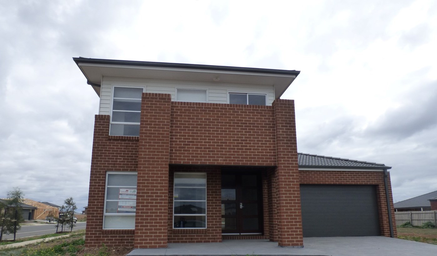 32 GRASSBIRD DRIVE, POINT COOK, 3030