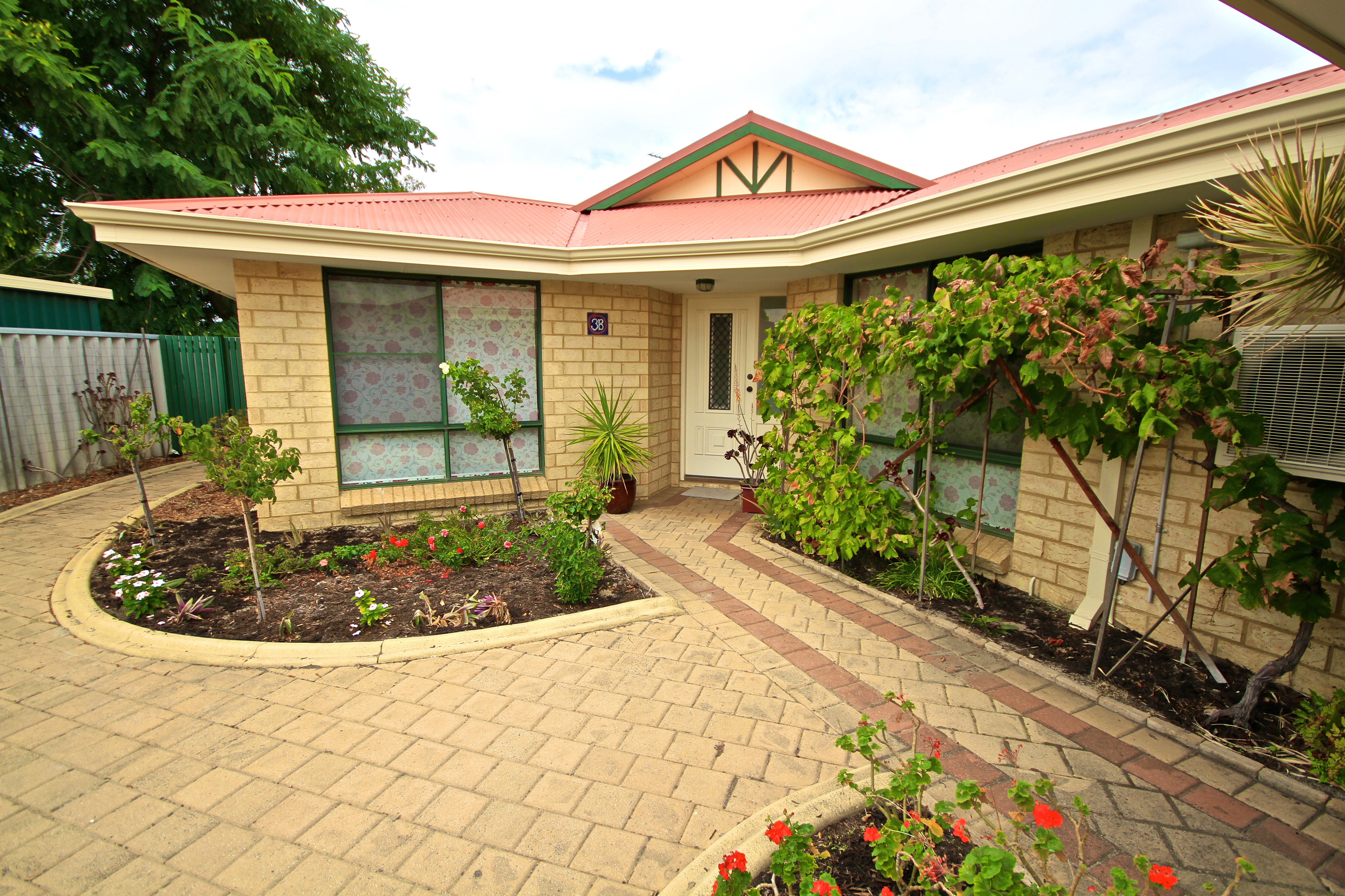 3 TANA COURT, LEEMING, 6149