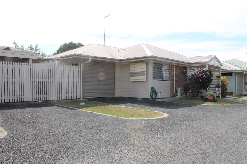 2/5 WILLIAMS ROAD, SVENSSON HEIGHTS, 4670