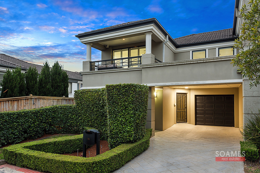 11 LIAO COURT, CRESTMEAD, 4132
