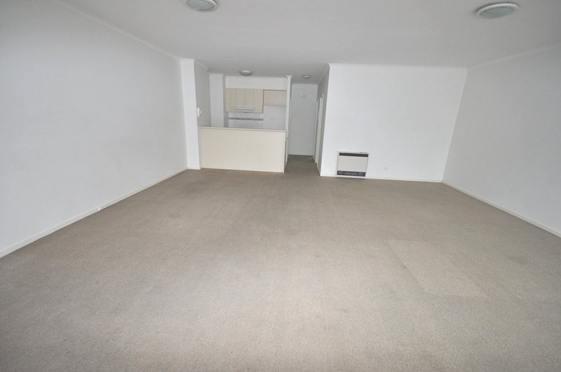 REF 23676/1066 LYGON STREET, CARLTON, 3053