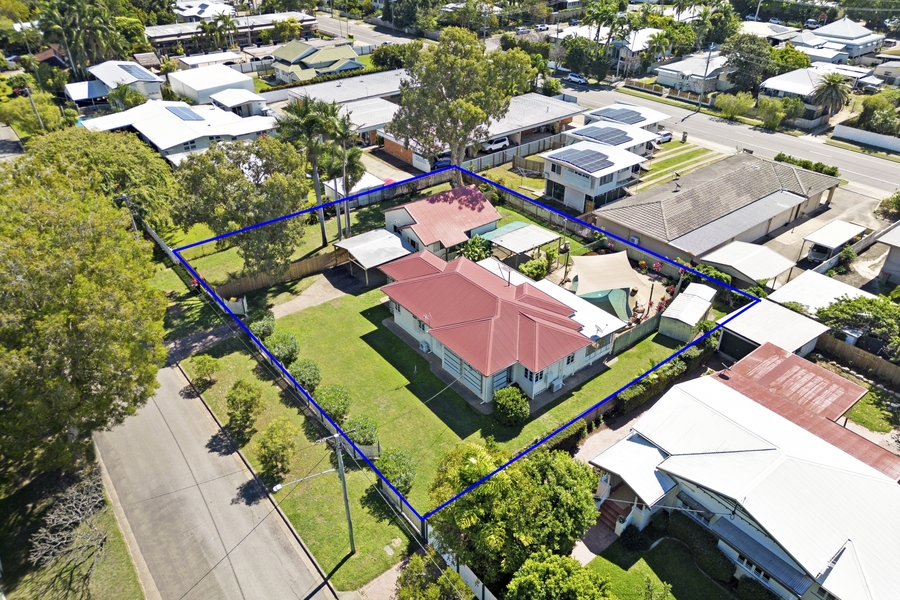 13 KENILWORTH AVENUE, HYDE PARK, 4812