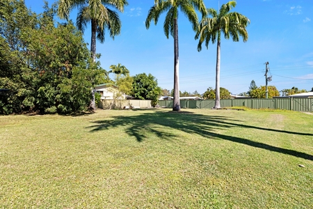 110 MILES AVENUE, KELSO, 4815
