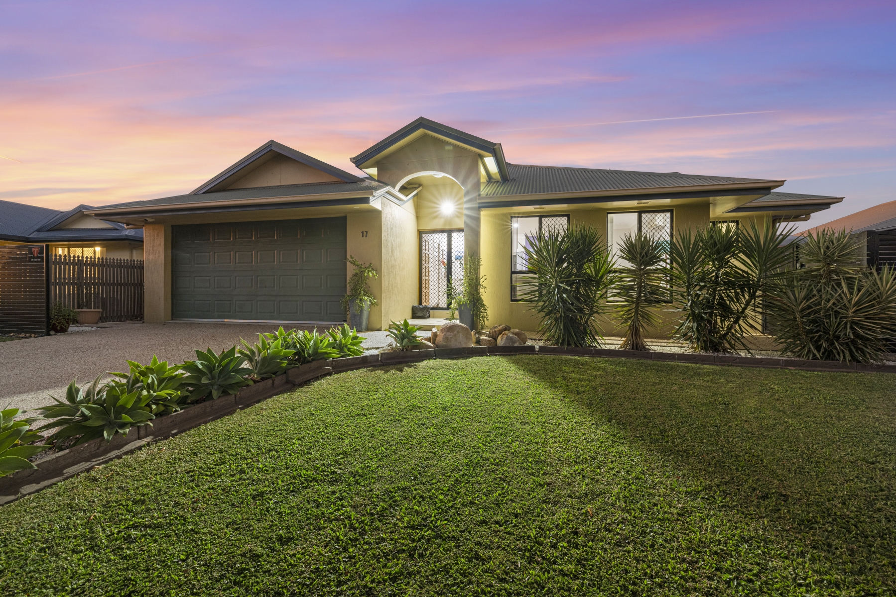 17 BELLINGHAM CRESCENT, KIRWAN, 4817