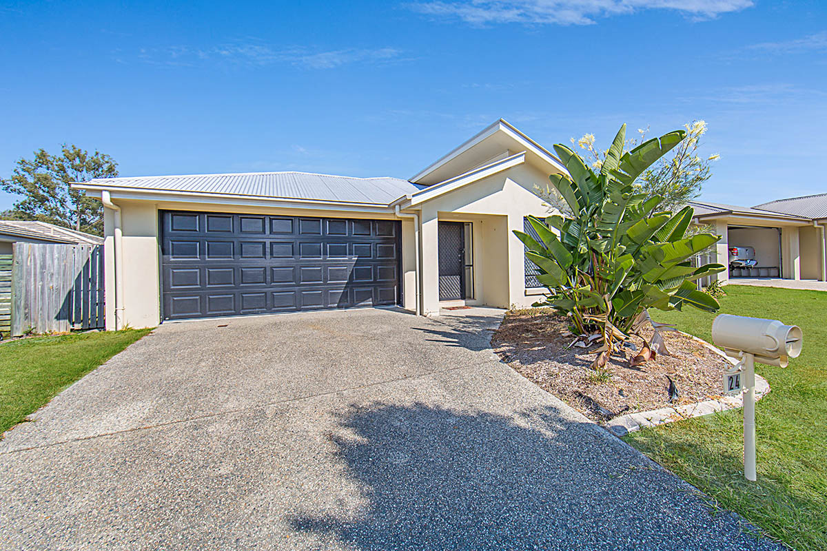 24 STONELEIGH WAY, HOLMVIEW, 4207 24 STONELEIGH WAY, HOLMVIEW, 4207