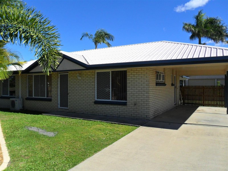 9 WARATAH STREET, BEACONSFIELD, 4740
