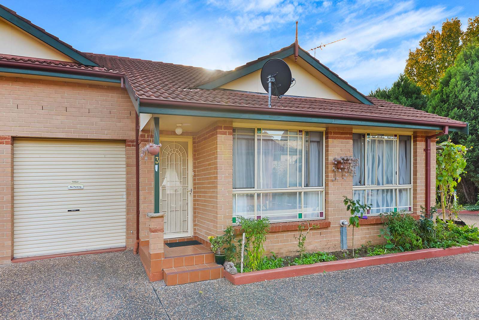 3/5 RAILWAY STREET, OLD GUILDFORD, 2161