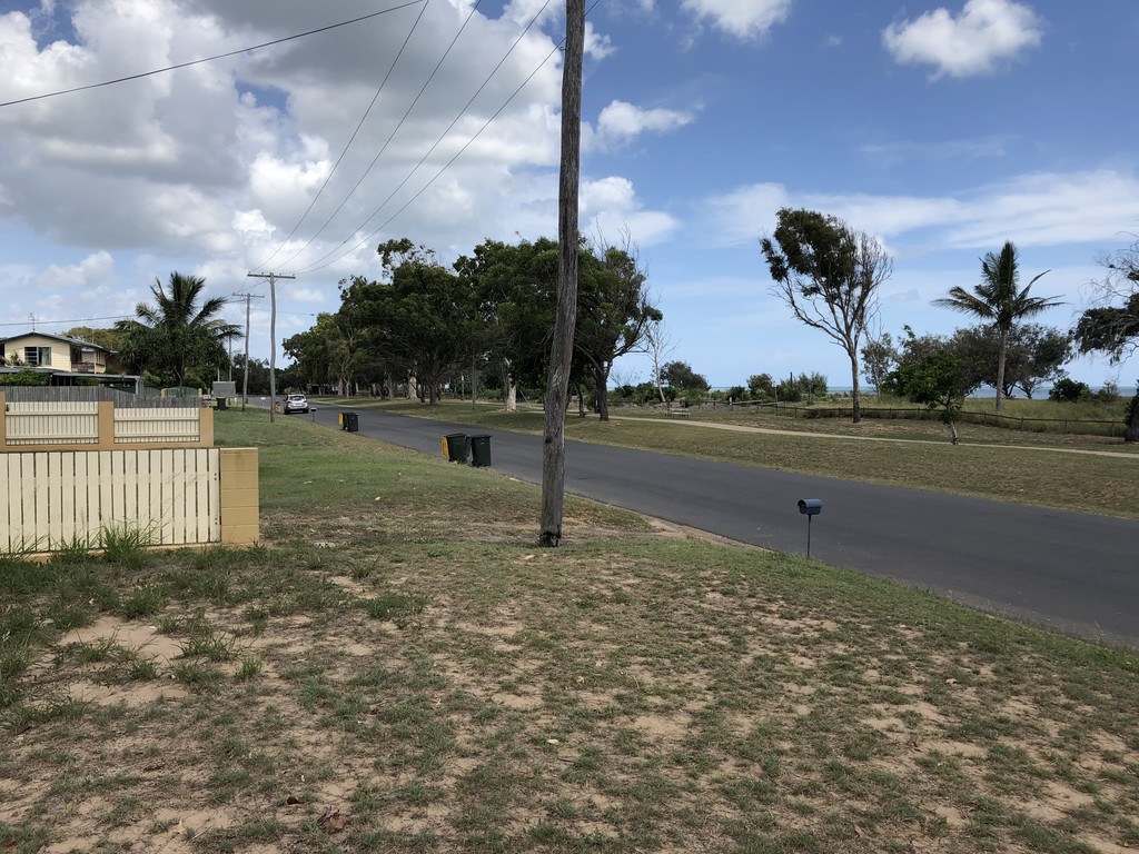 43 PACIFIC BOULEVARD, MOORE PARK BEACH, 4670