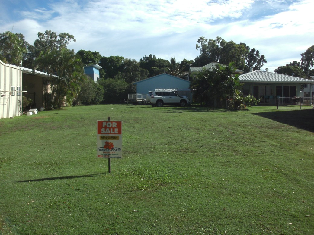 40 PRINCE CHARLES AVENUE, SEAFORTH, 4741