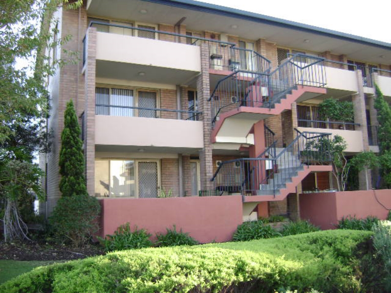 16/2 STIRLING STREET, SOUTH PERTH, 6151