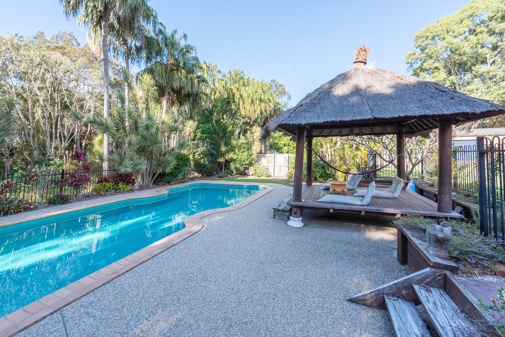 1 WOODLANDS LANE, MOORE PARK BEACH, 4670