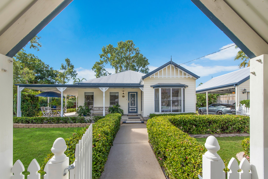 112 COUTTS DRIVE, BUSHLAND BEACH, 4818