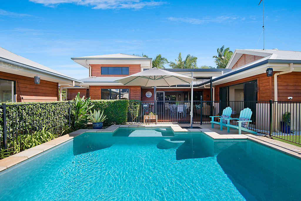 44 ATTENBOROUGH CIRCUIT, REDLAND BAY, 4165