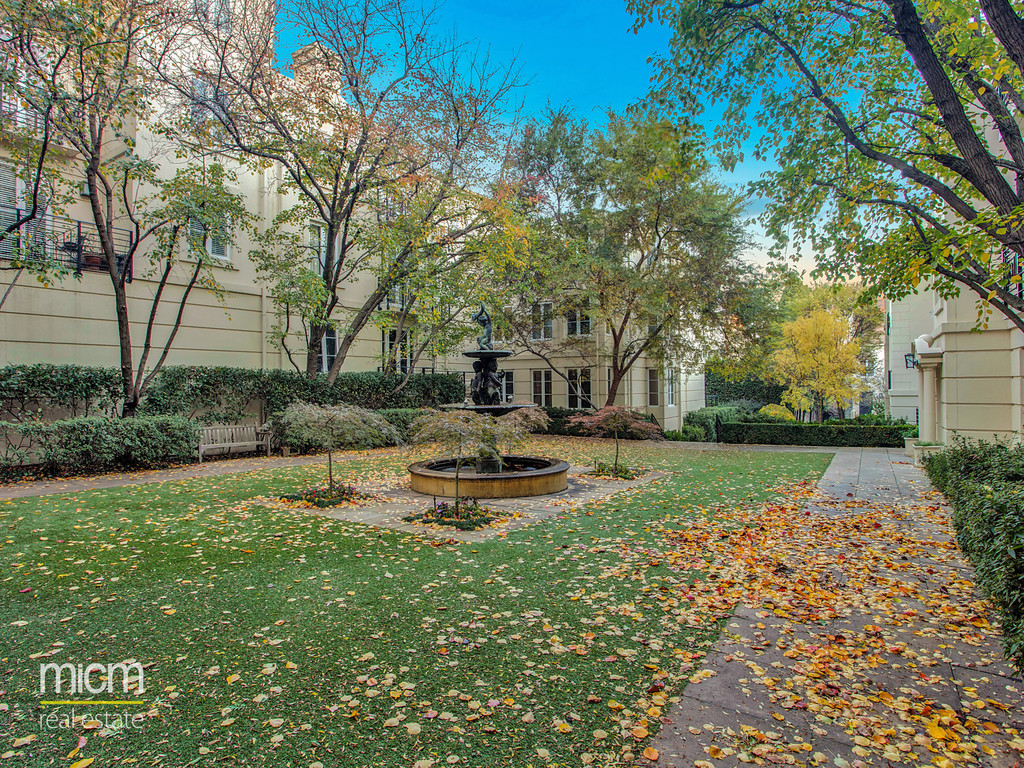 64/380 TOORAK ROAD, SOUTH YARRA, 3141