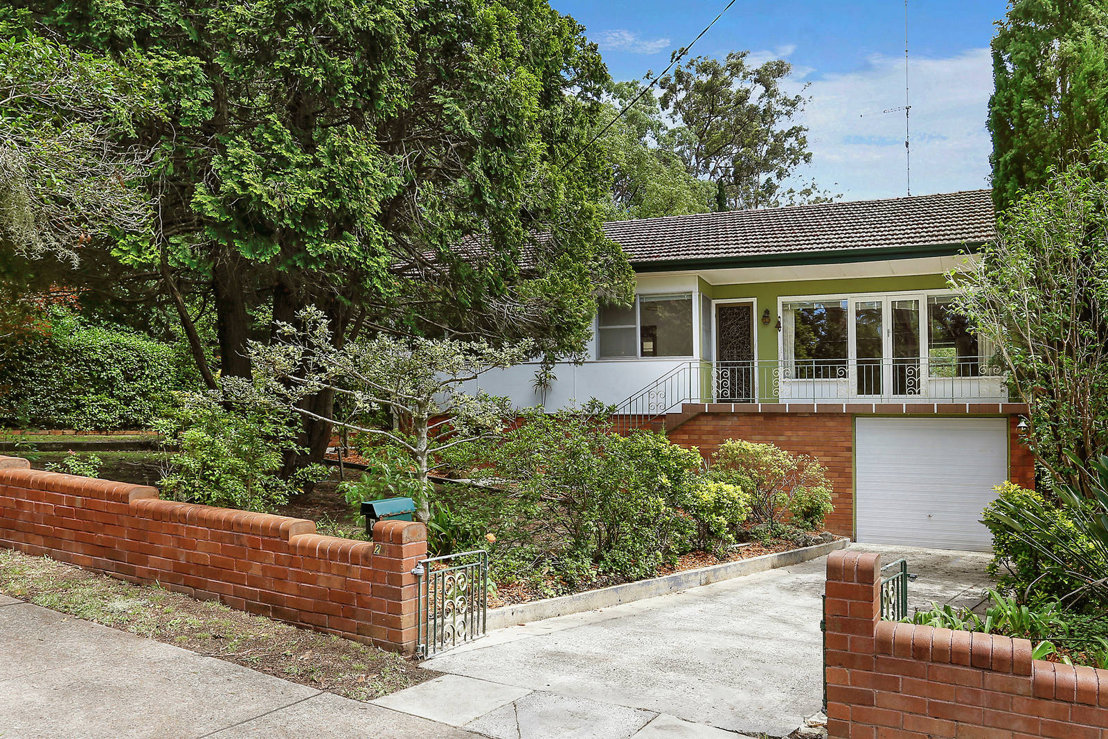 2 LOVETT STREET, THORNLEIGH, 2120