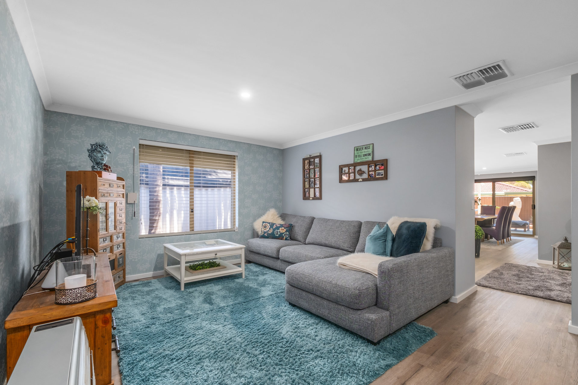 10 DULVERTON CLOSE, STRATTON, 6056