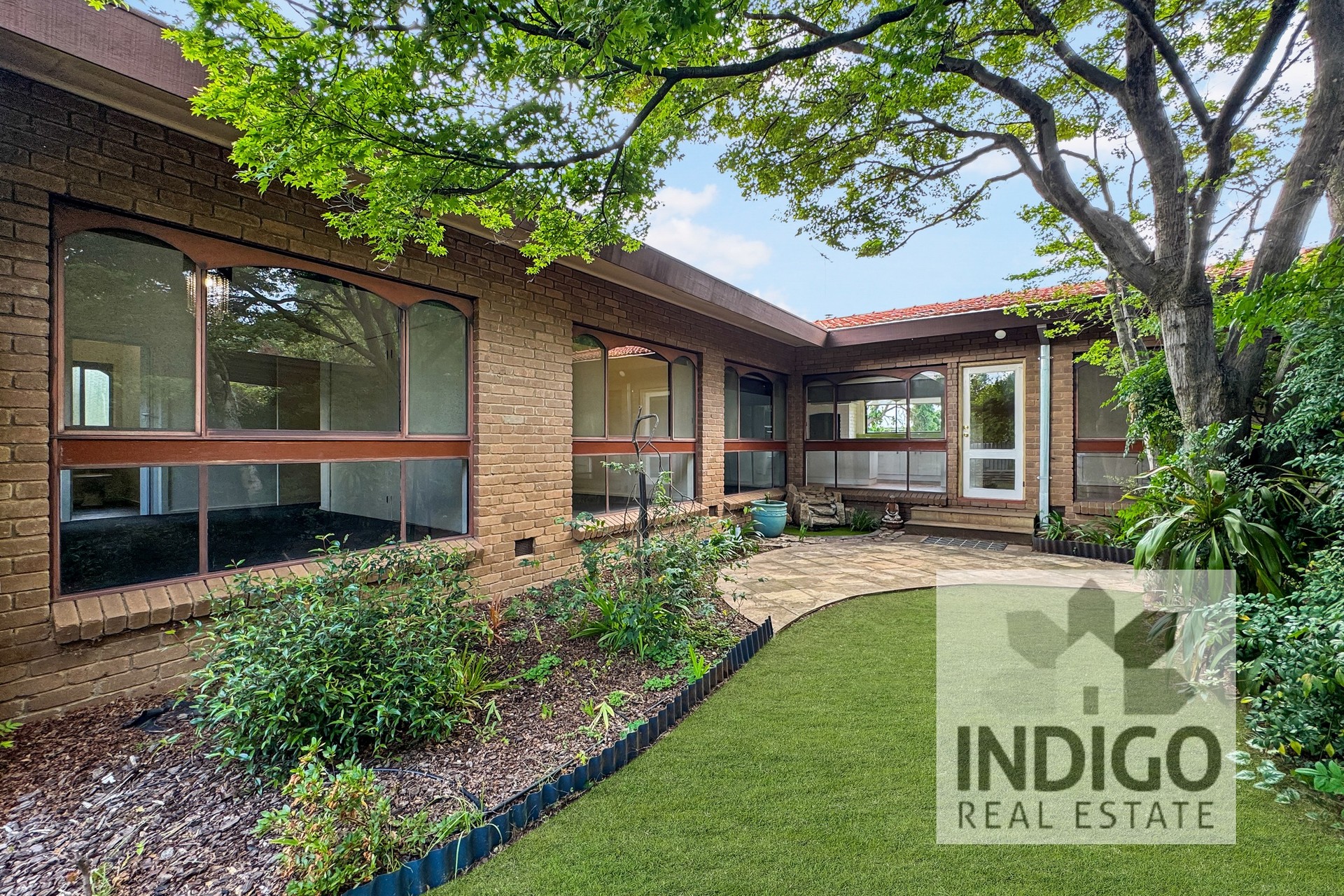 32 SPRING STREET, BEECHWORTH, 3747